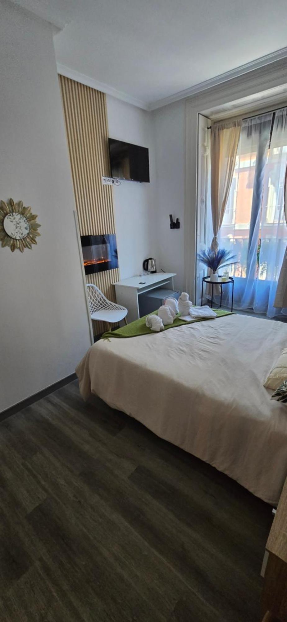 Habitaciones Universal Madrid Extérieur photo