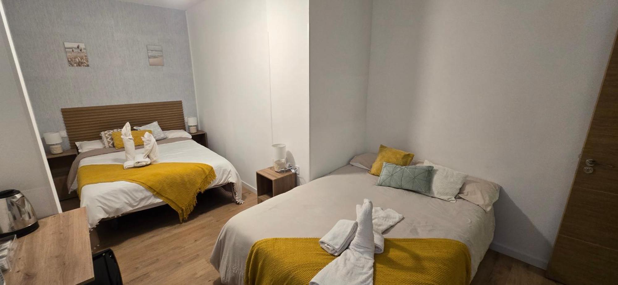 Habitaciones Universal Madrid Extérieur photo