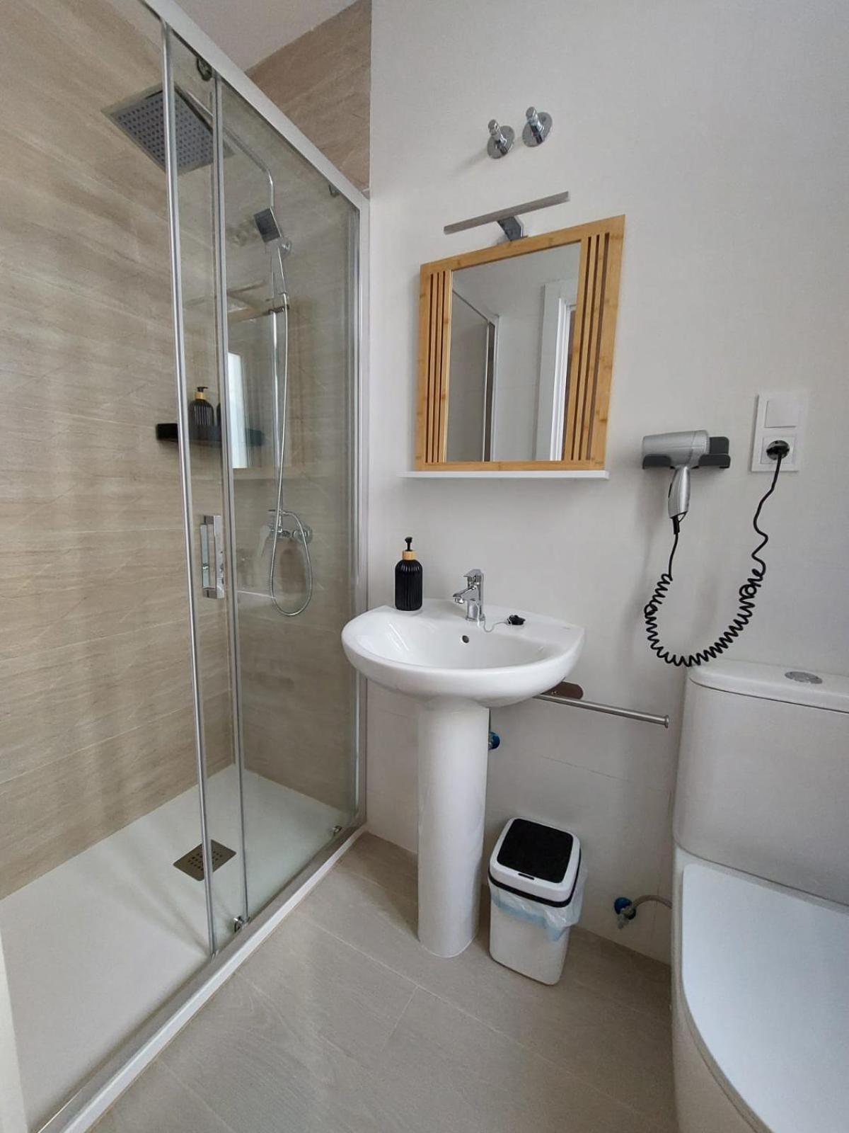 Habitaciones Universal Madrid Extérieur photo