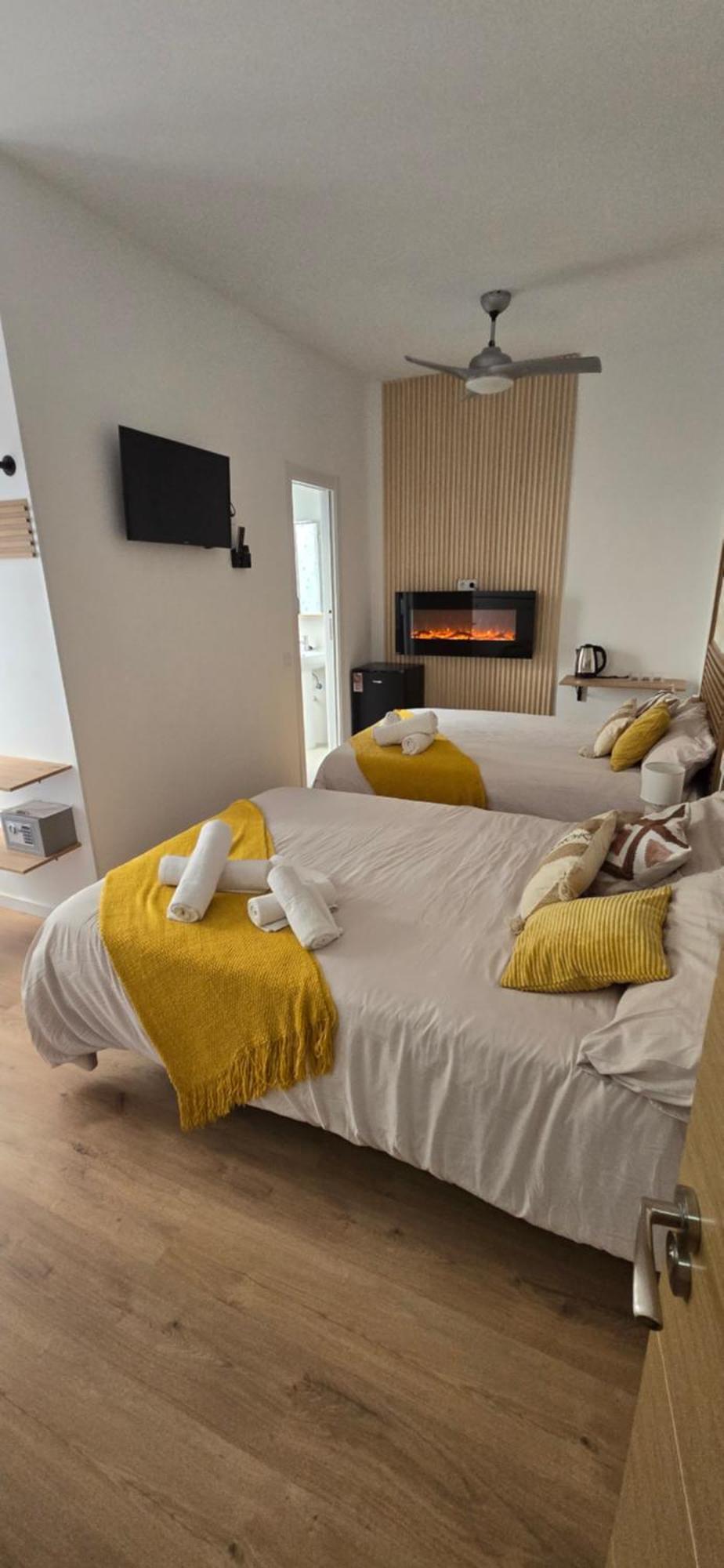 Habitaciones Universal Madrid Extérieur photo