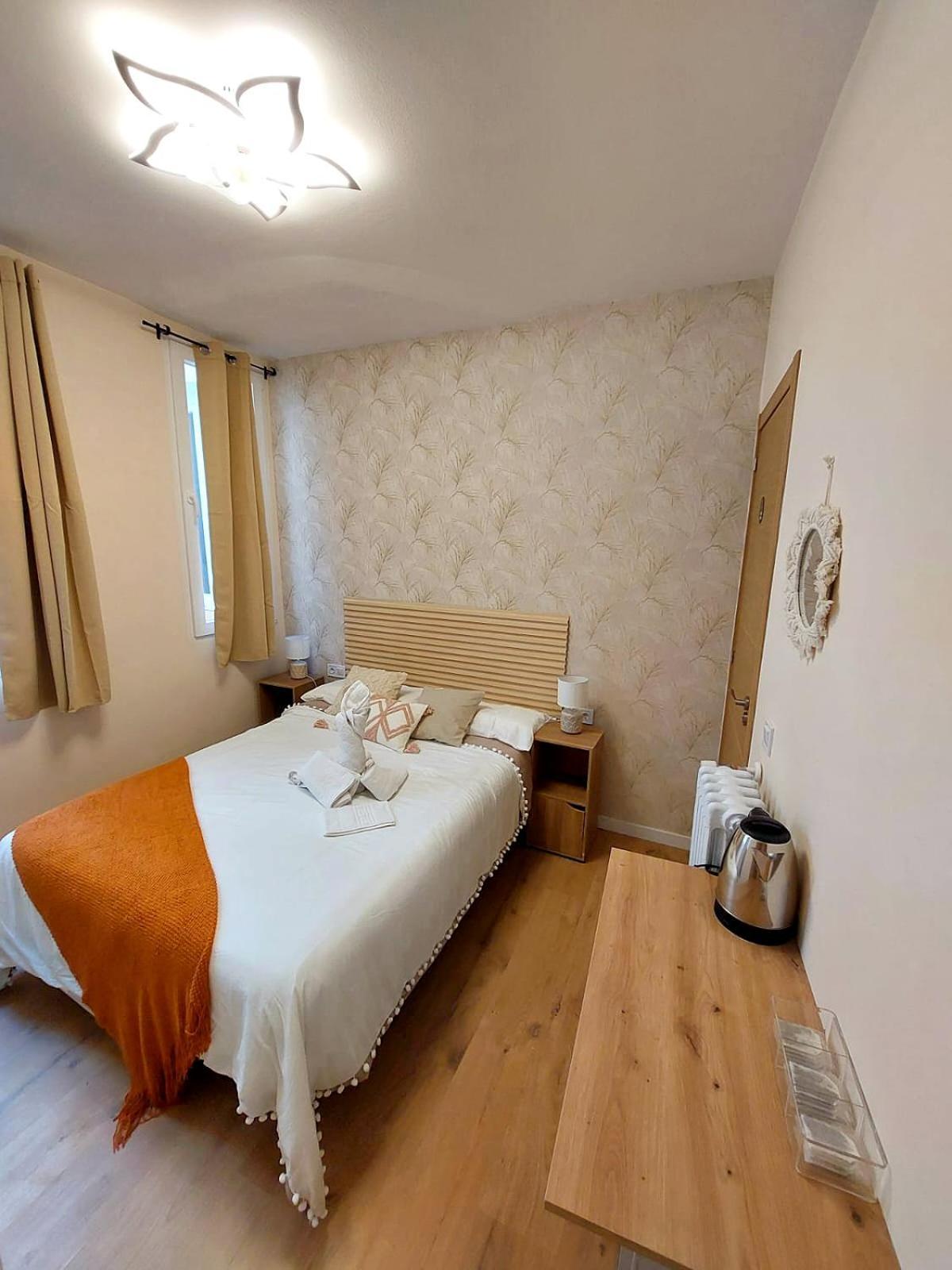 Habitaciones Universal Madrid Extérieur photo