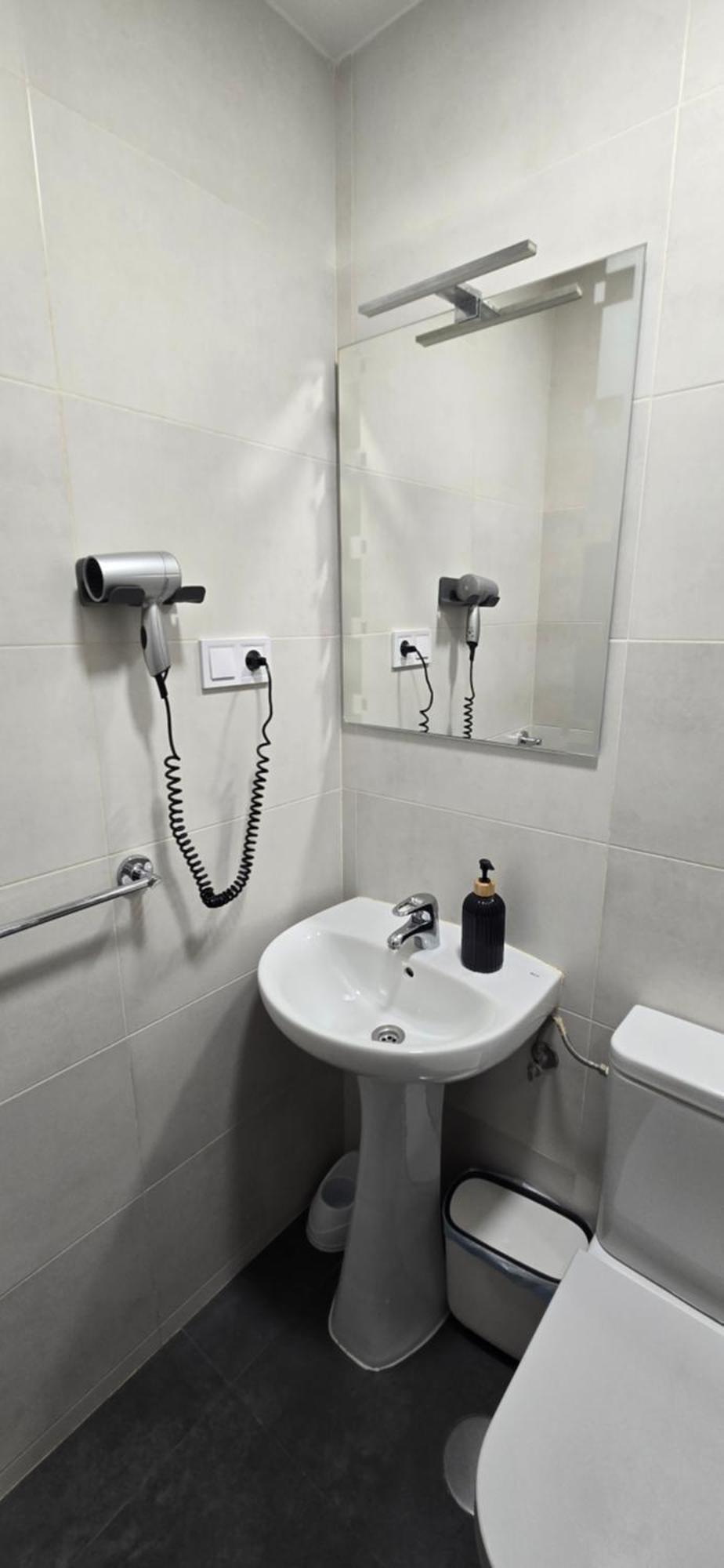 Habitaciones Universal Madrid Extérieur photo