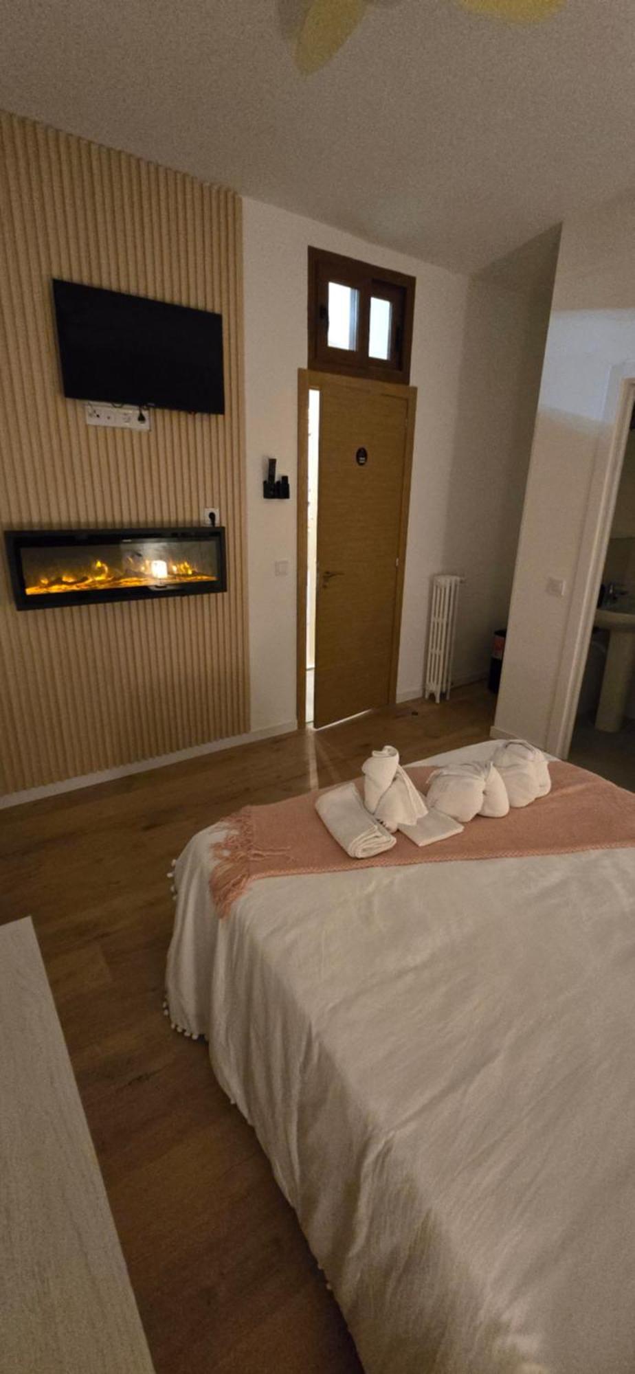 Habitaciones Universal Madrid Extérieur photo