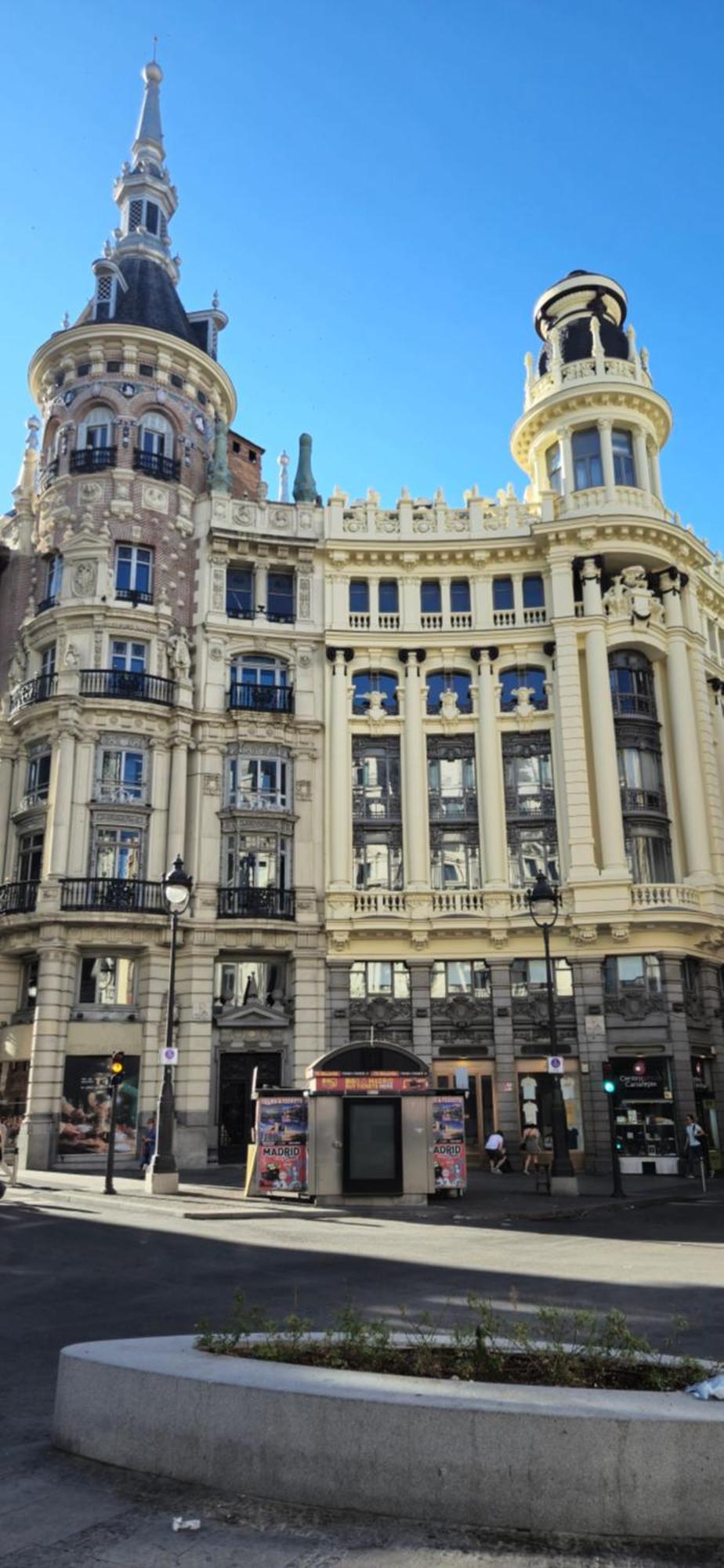 Habitaciones Universal Madrid Extérieur photo